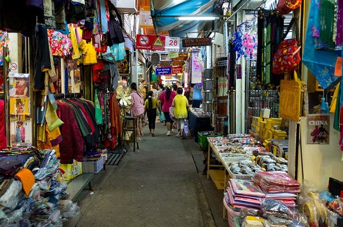 How to go to chatuchak market from pratunam by bts