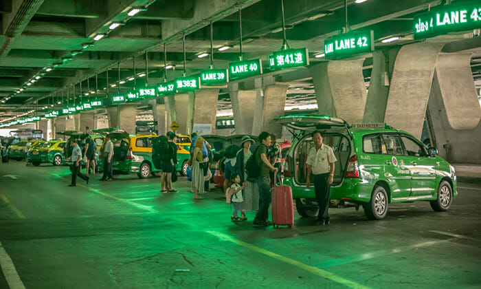 Suvarnabhumi Airport to Bangkok by Taxi