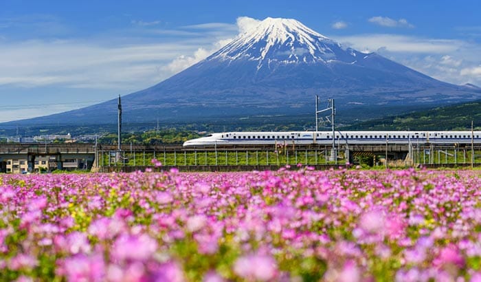 Безопасно ли путешествовать по Японии на поезде?