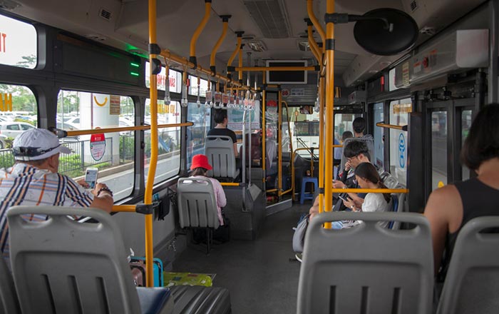 Mit dem öffentlichen Bus vom Flughafen Hanoi in die Stadt